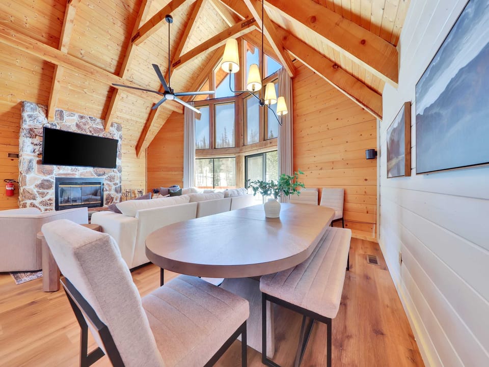 Dining area perfectly integrated with the living room