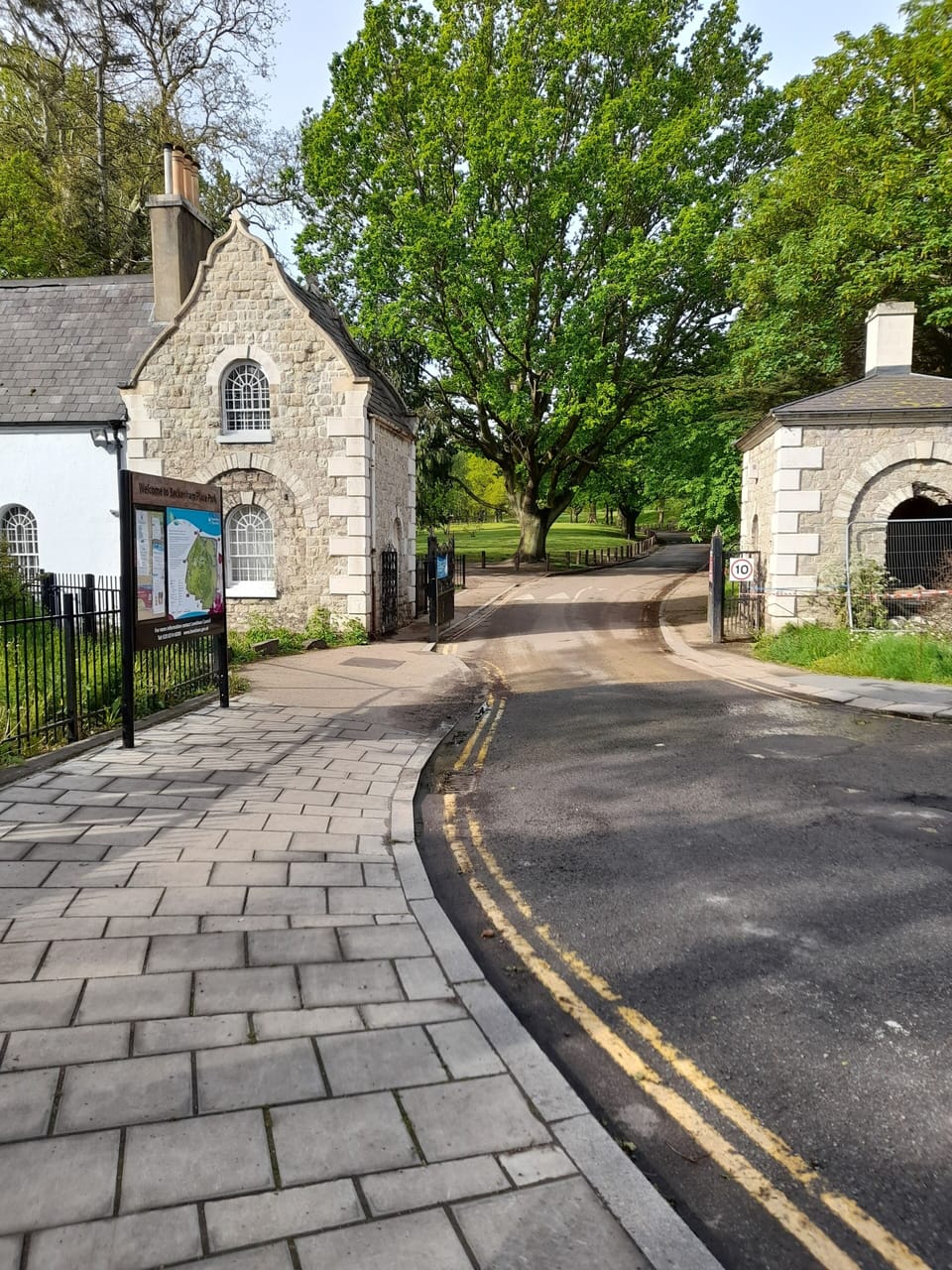 Blissful green spaces. Treasure hunt the woods and eexplore the Mansion House
