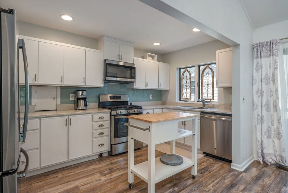 11-web-or-mls-501-Hesperides-TL-Kitchen