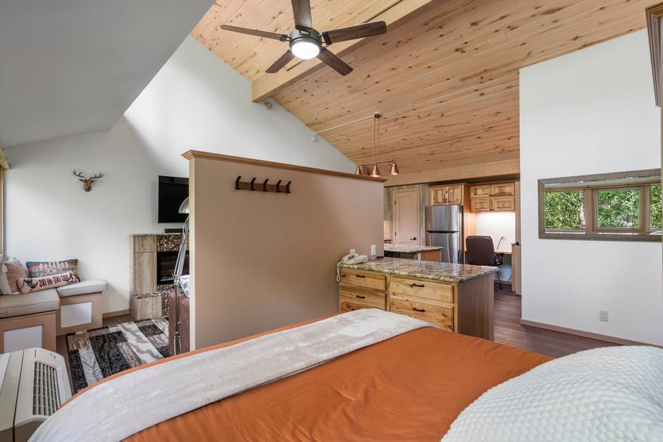 Bedroom - Bedroom