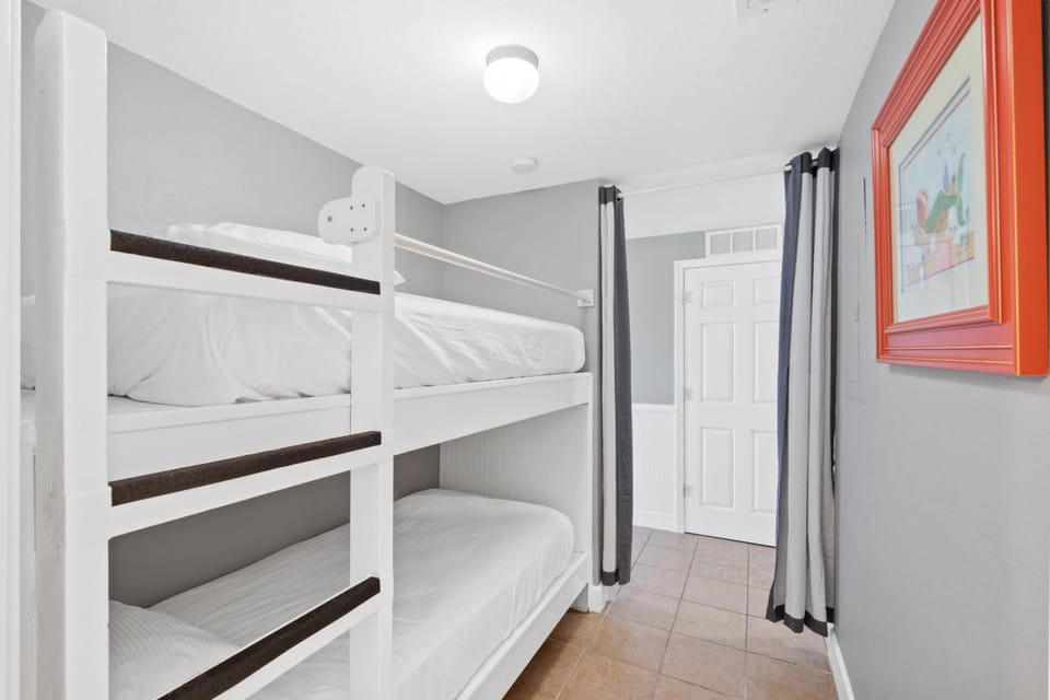 Bunk Alcove