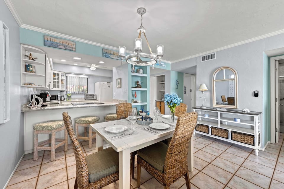Open-Concept Living & Dining – Bright, Beachy Comfort at Dan’s Florida Condo