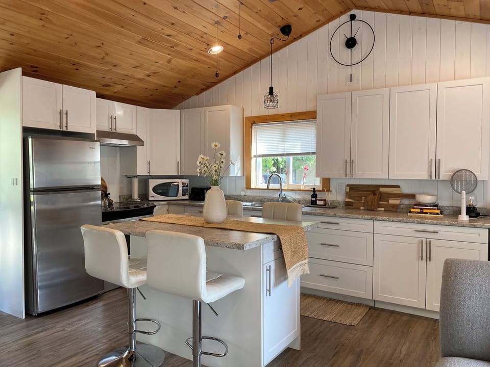 WestWind cottage full kitchen
