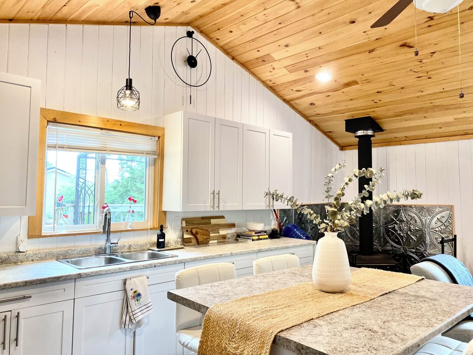 WestWind cottage full kitchen