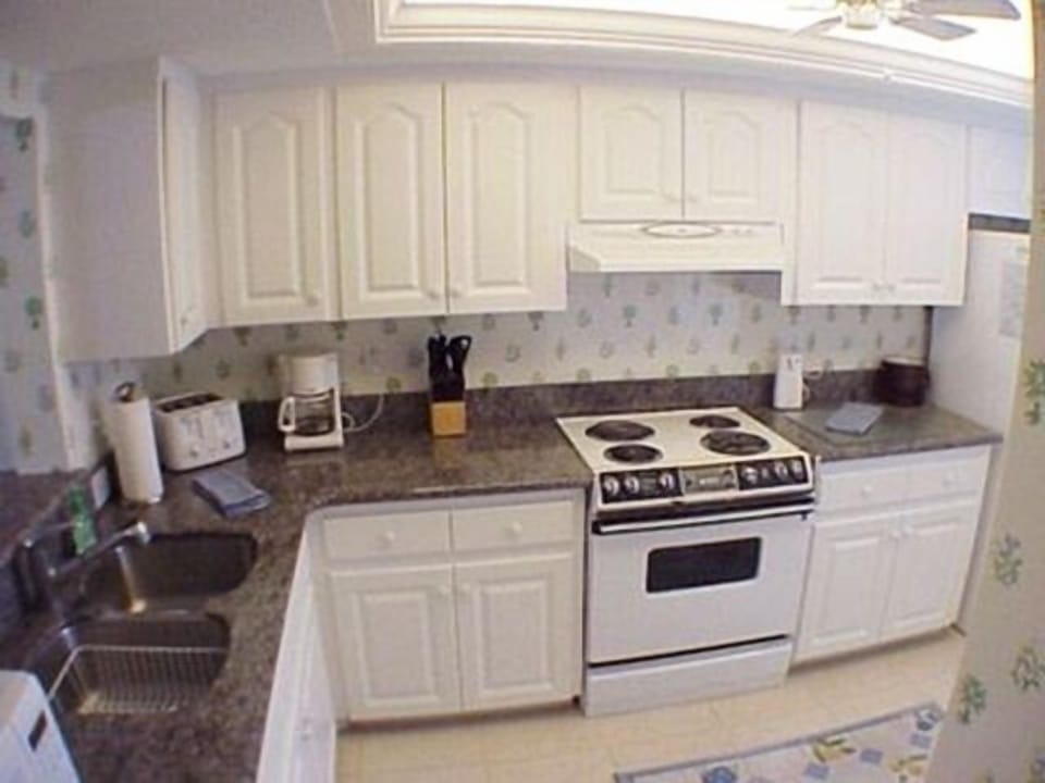 Kitchen - Fully equipped kitchen