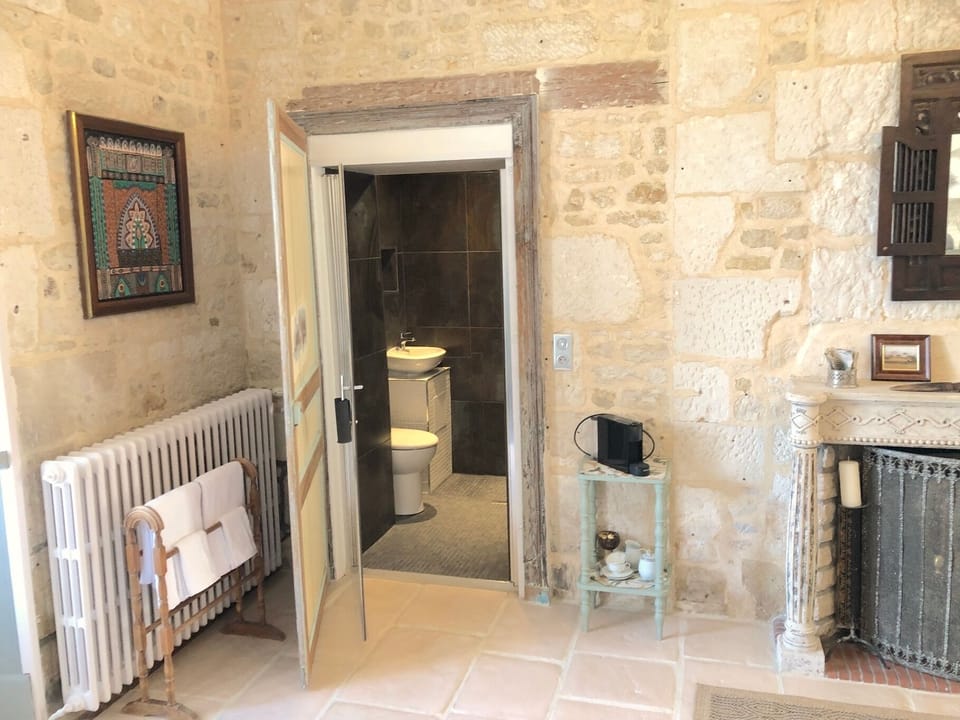 En-suite Italian shower room