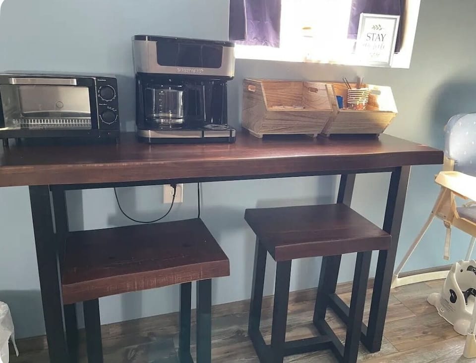 toaster oven, dual coffee, plenty of supplies