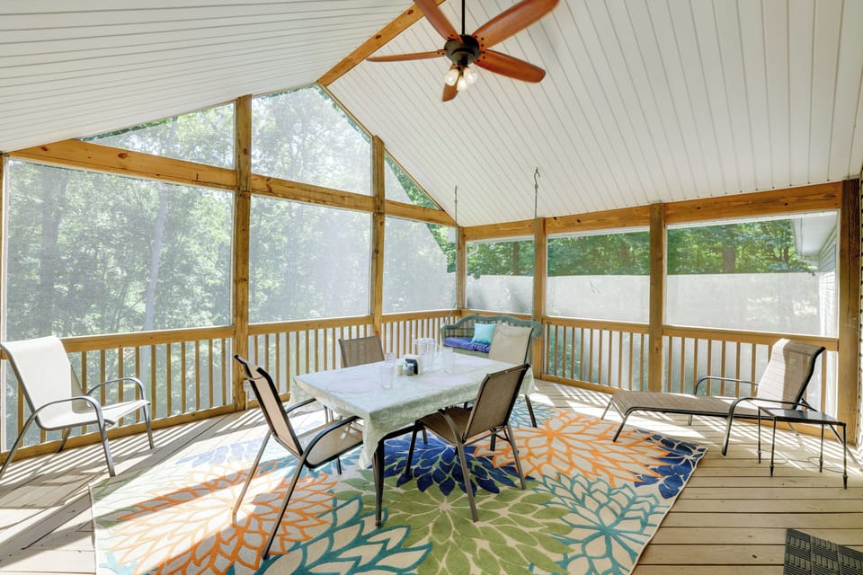 Screened Deck | 1st Floor | Flat-Screen TV