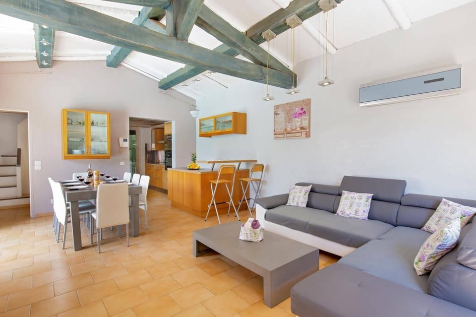 Villa Cabris image