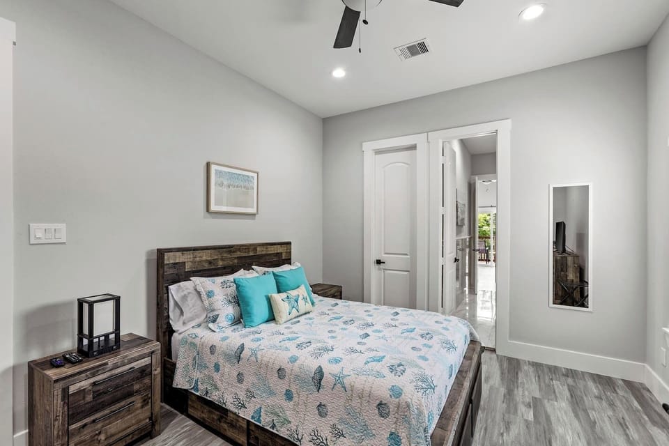 This bedroom has access to the adjoining Jack & Jill restroom, which is shared with the bunkbed room. Both rooms have privacy locks, and the restroom is easily accessible.
