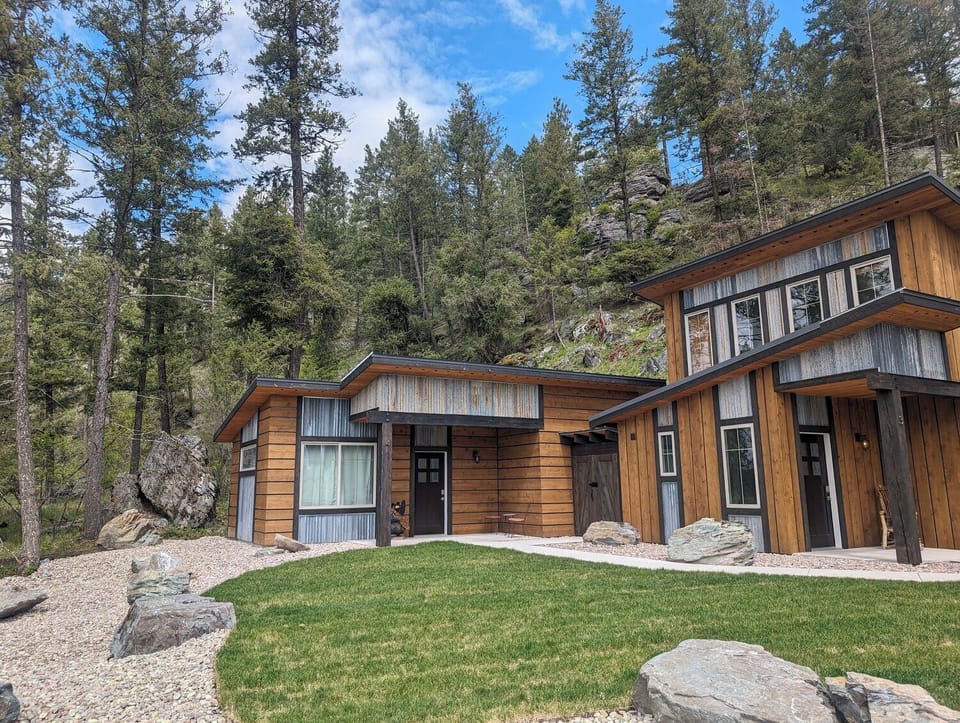 Exterior cabin 4 and 3