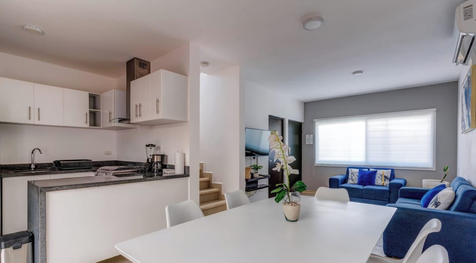 The open floor plan is great for socializing and keeping the group together 