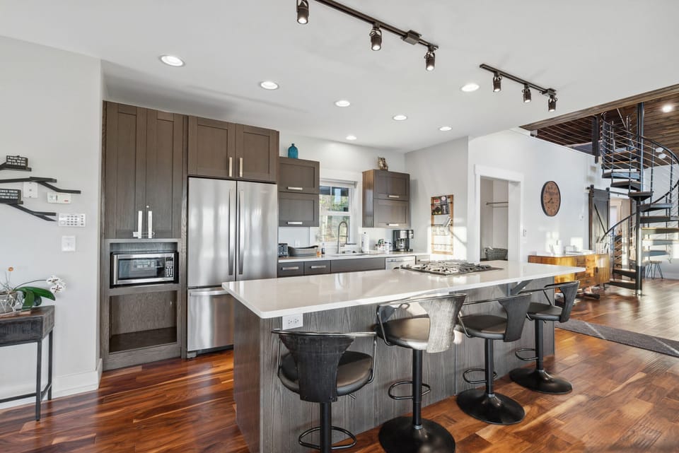 Fully Stocked Kitchen