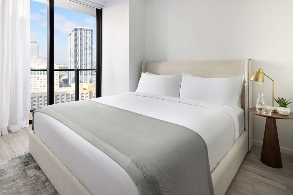 Unit with 1 King Bed