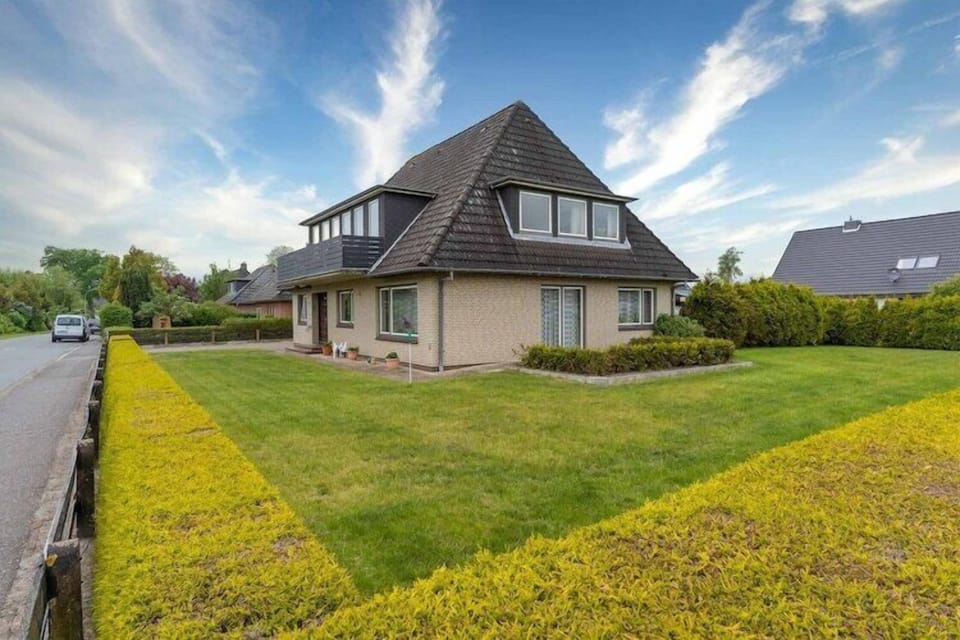 Holiday Home Exterior [summer]
