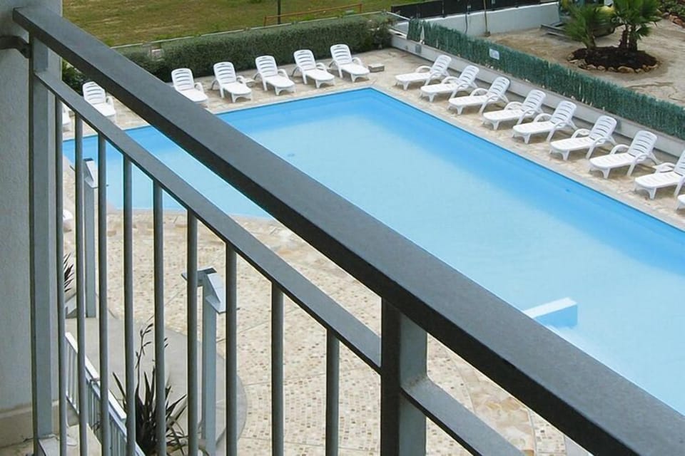 Holiday Home Swimming Pool