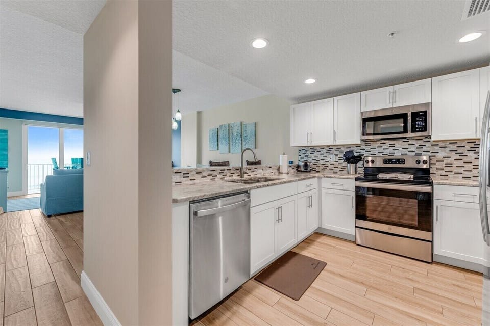 Full kitchen
