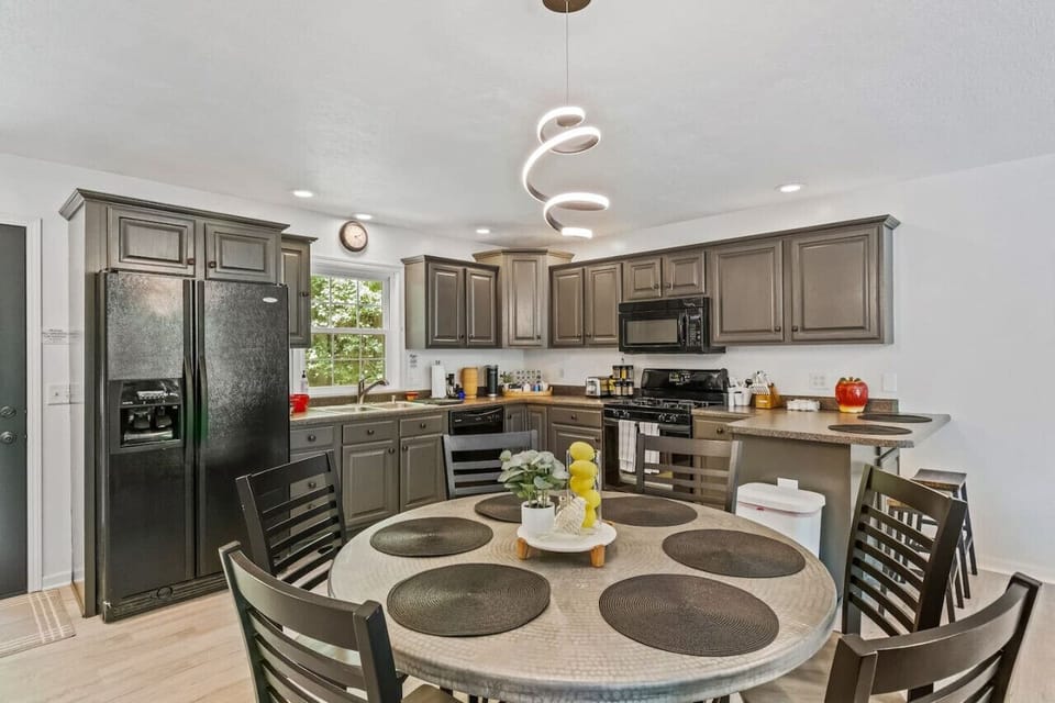 Dining Area in Fully Furnished Kitchen
