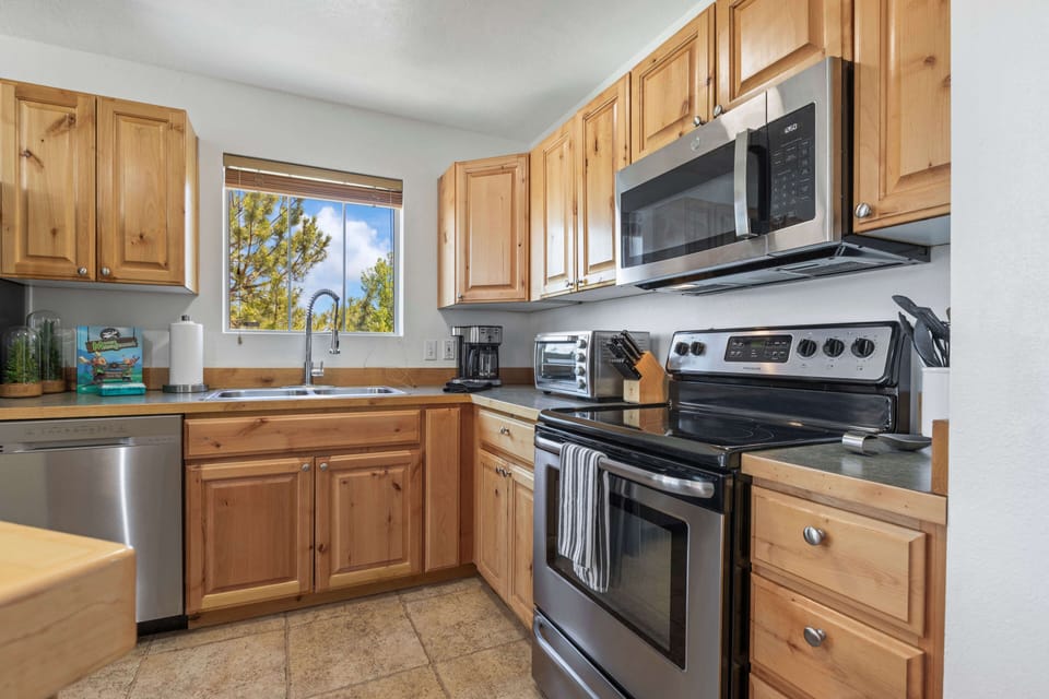 Kitchen: Fully equipped with essential appliances