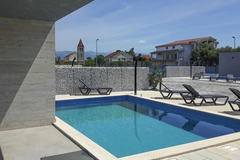 Holiday Home Swimming Pool
