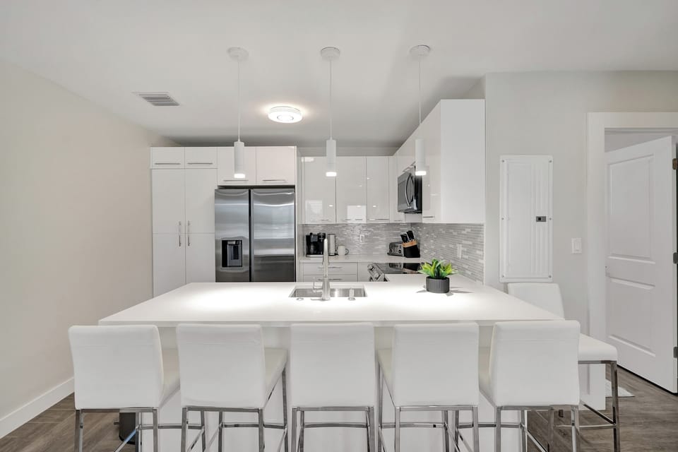 Kitchen Eating Area
