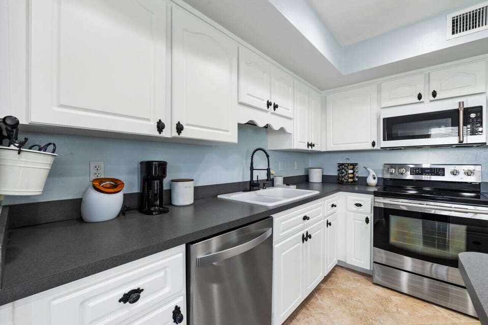Full stocked kitchen
