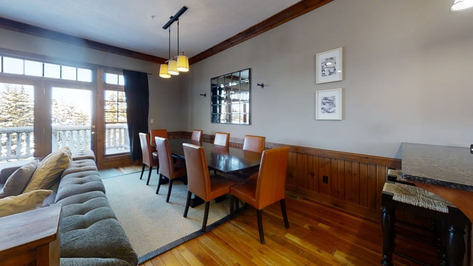 Dining Room, Dining Table, Furniture, Indoors, Table