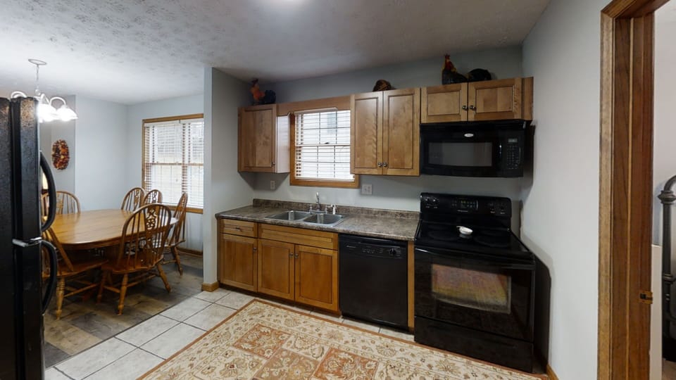 Indoors, Sink, Microwave, Oven, Kitchen