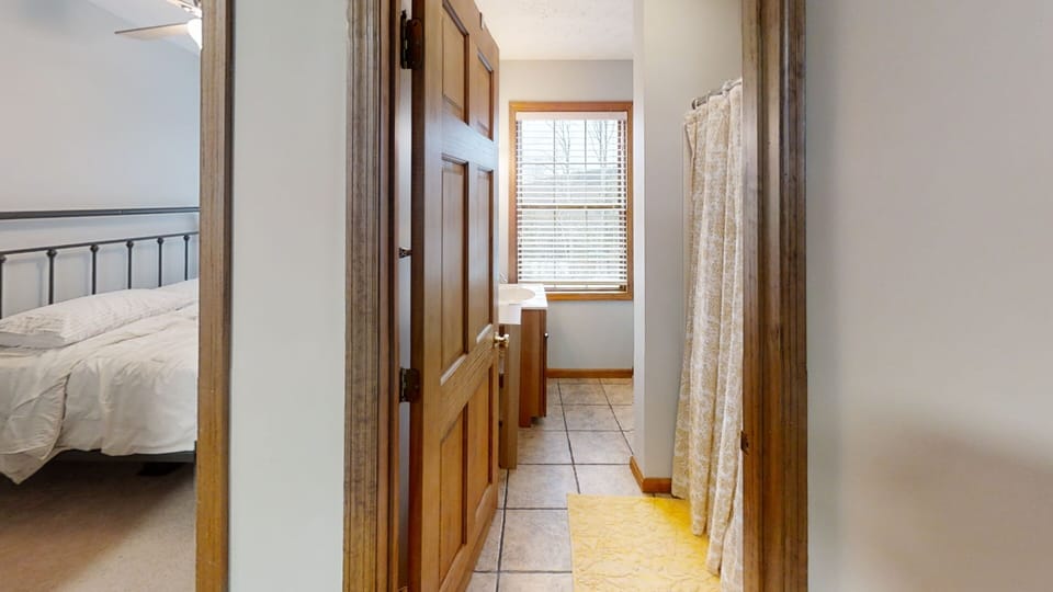 Indoors, Floor, Sink, Flooring, Bed