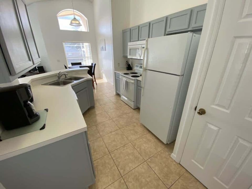 kitchen 3.jpg