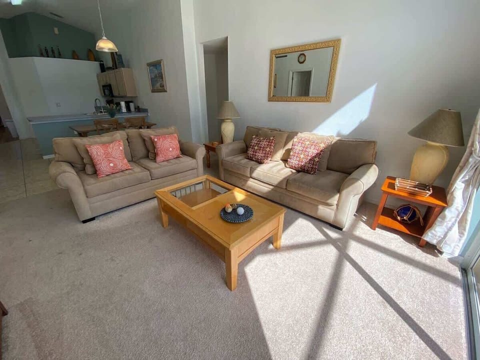 1692WAL - Living Room (2).jpeg
