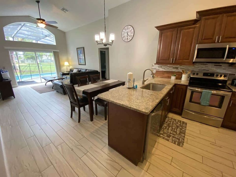 Kitchen3.jpeg