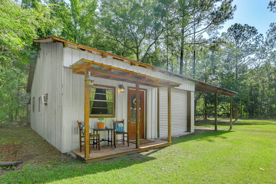 Lake Butler Vacation Rental | Studio | 1BA | 430 Sq Ft | Small Step for Entry