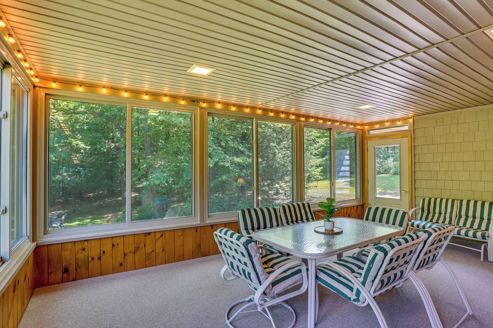 Screened-In Porch