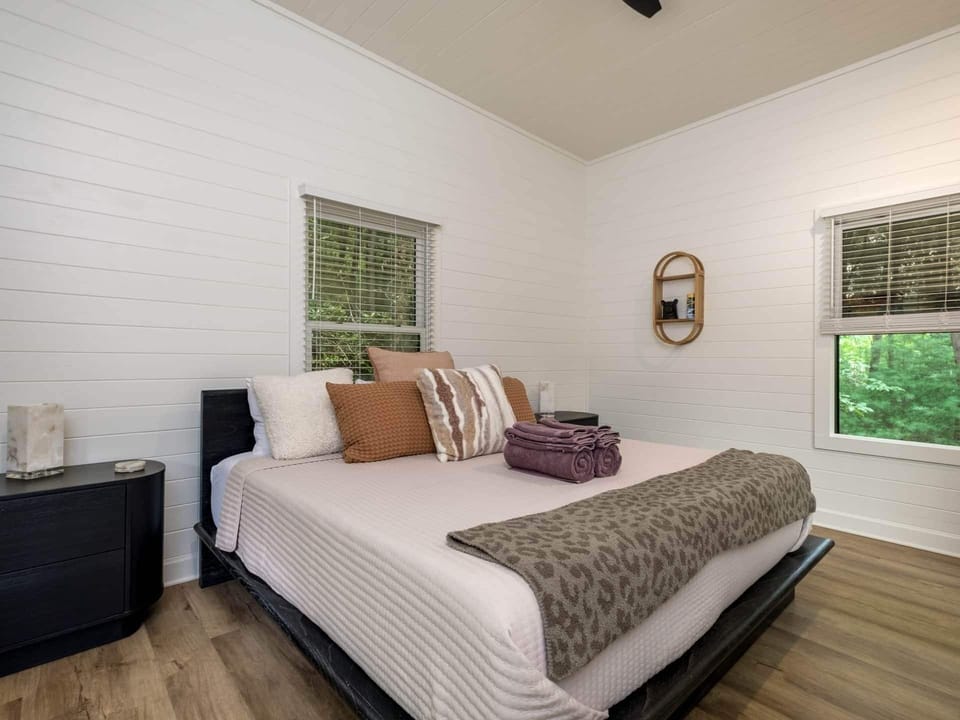 21ee3a0d-da62-4779-85f0-73033f213a73