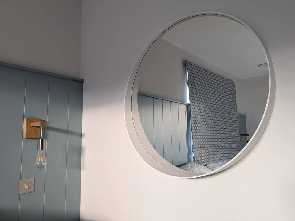 Mirror Bedroom in Leenan @Ballyliffin Beach Houses