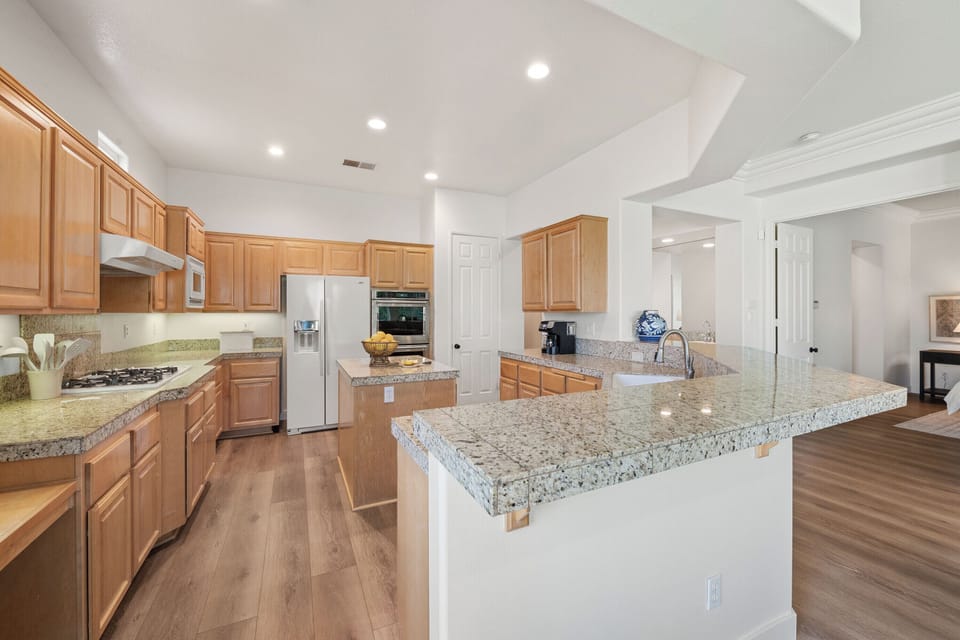Kitchen with bar seating (barstools not pictured, there are 4) 