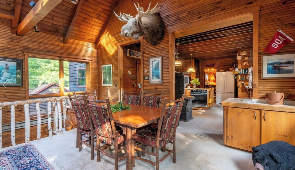 Dining Space 1 of 2