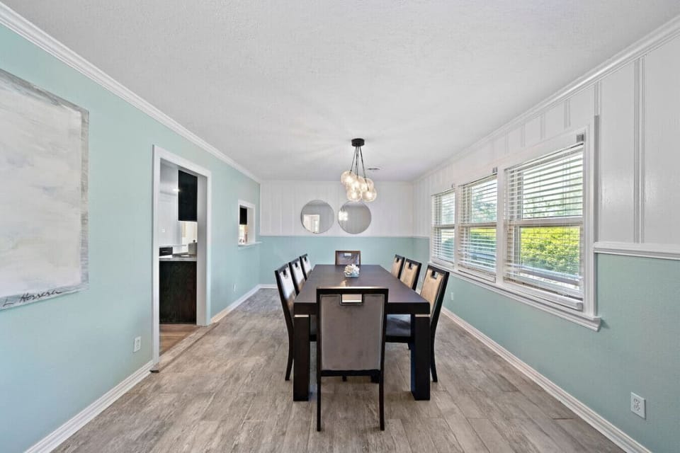 A dining haven that effortlessly combines modern aesthetics with warmth