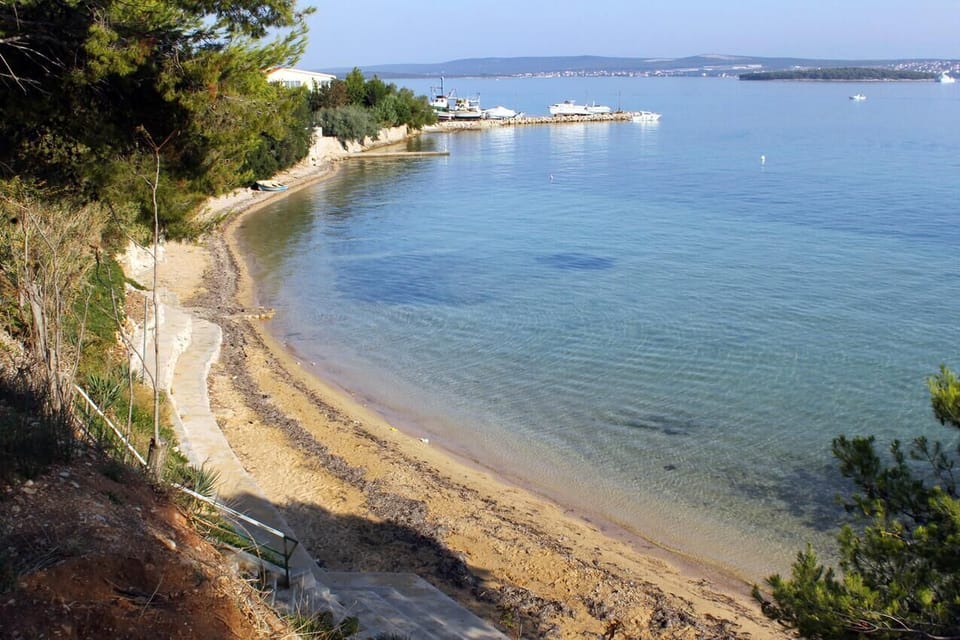 Nearby beaches
