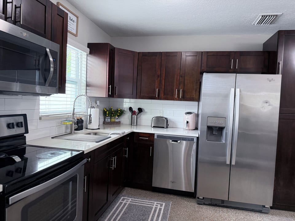 Full Kitchen