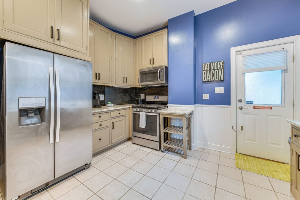 Kitchen | Keurig Coffee Maker | Dishwasher | Cooking Basics