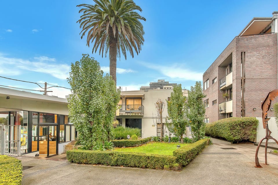 You're in the epicentre of St Kilda's bustling scene.