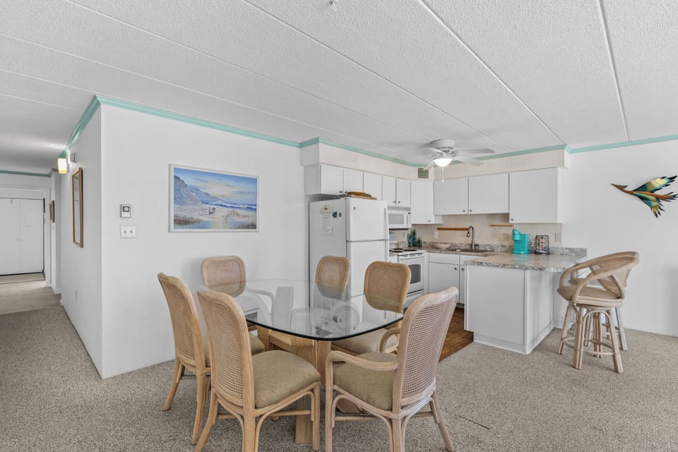 You can grab a quick bite to eat before making your way down to the Beach.