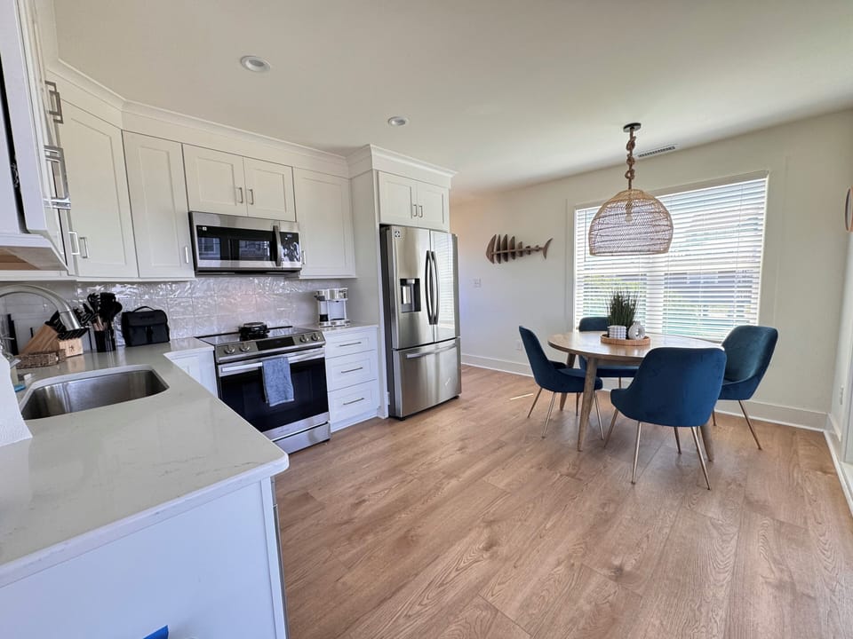 New construction kitchen, cabinets, and appliances.