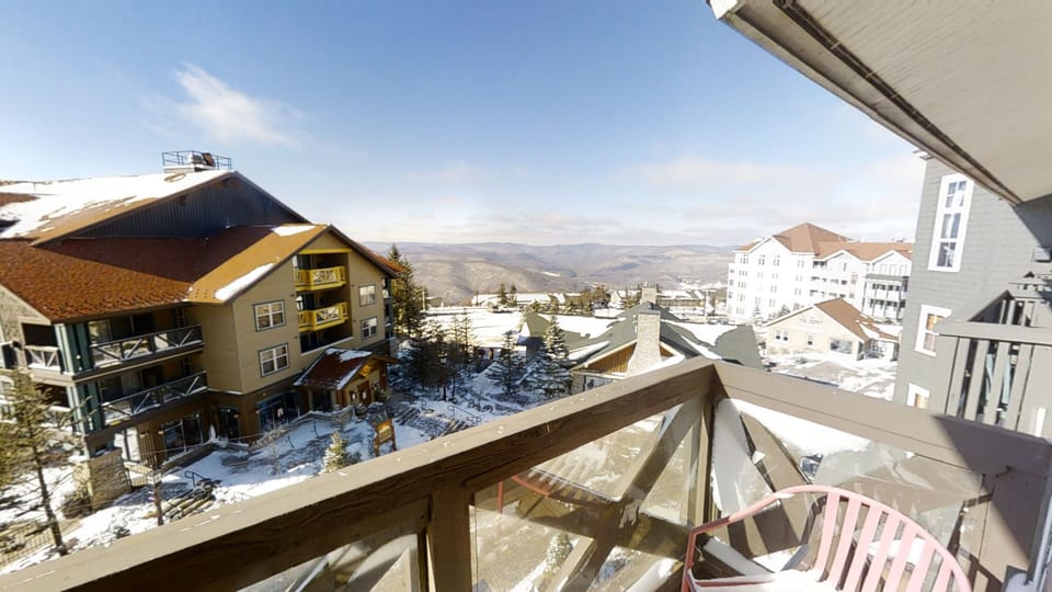 Neighborhood, Building, City, Balcony, Outdoors