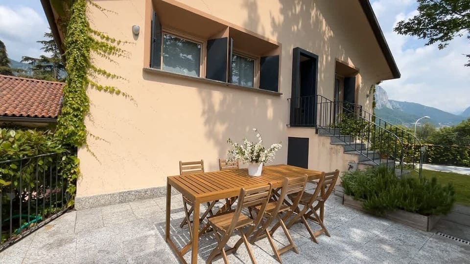 external area with table