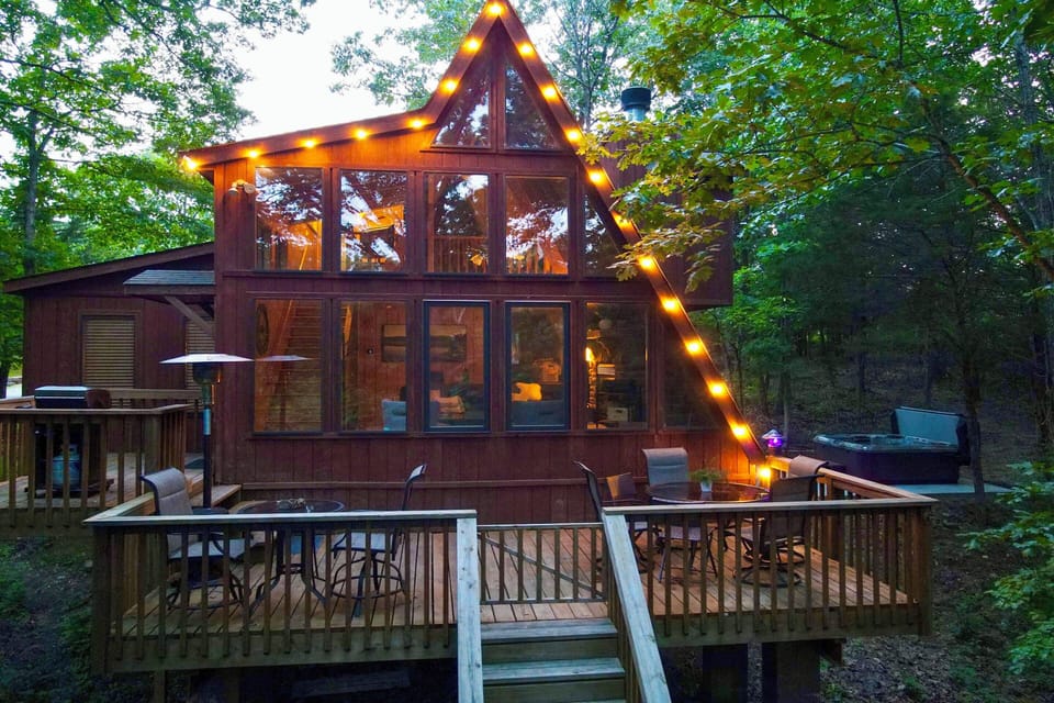 Wright City Vacation Rental | 2BR | 2BA | 1,200 Sq Ft | Stairs to Enter