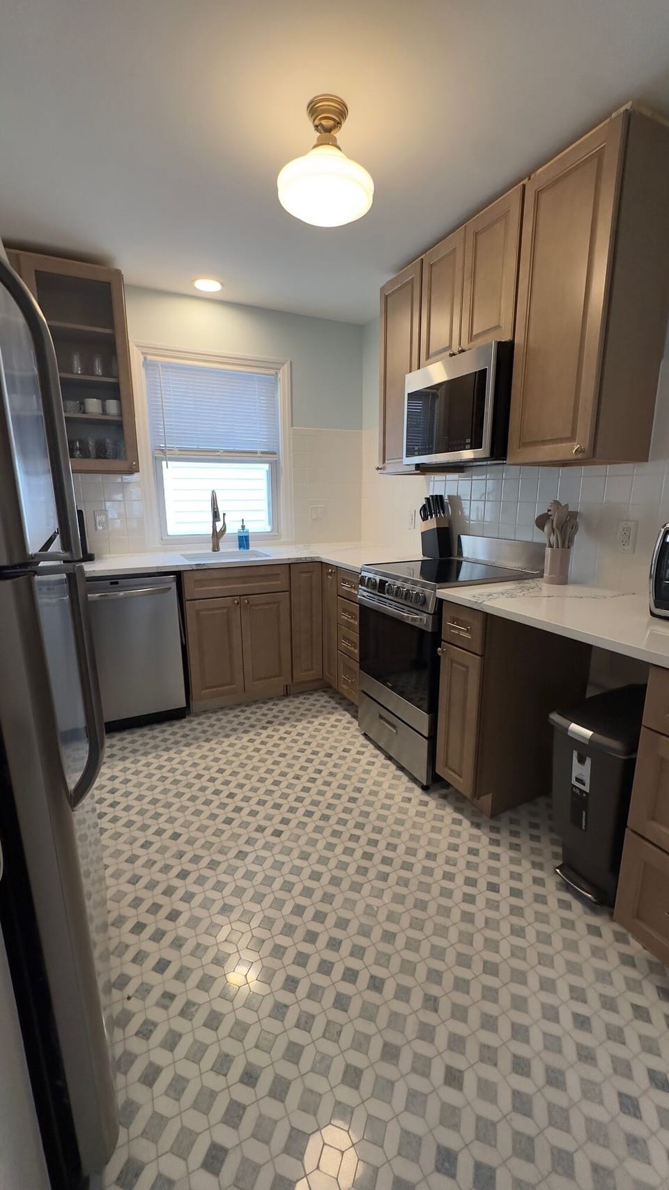 Kitchen renovated in 2025! 
