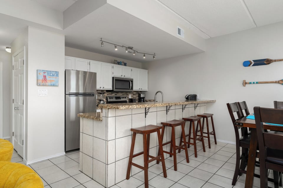 A perfect kitchen bar for entertaining